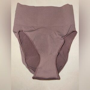 NWOT Skims Shapewear Seamless Sculpt High Waisted Brief Stretch Size S/M